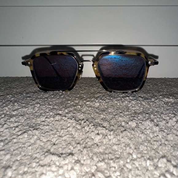 Tortoise Shell Sunglasses - Picture 3 of 4